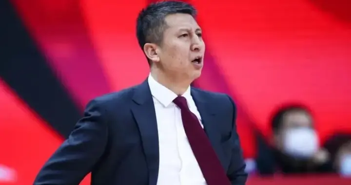 中国男篮热身大比分输给乌拉圭，整个后卫线集体失灵，失误频繁！