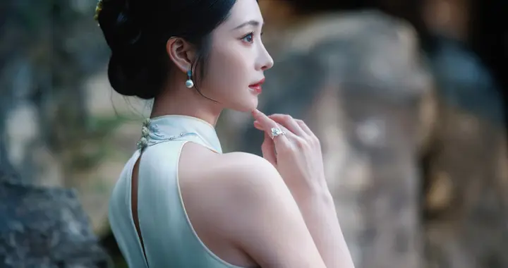 周洁琼新中式旗袍，温婉优雅