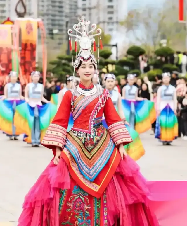 终于知道蓝盈莹为什么那么自信啦，原来她来自女尊的民族
