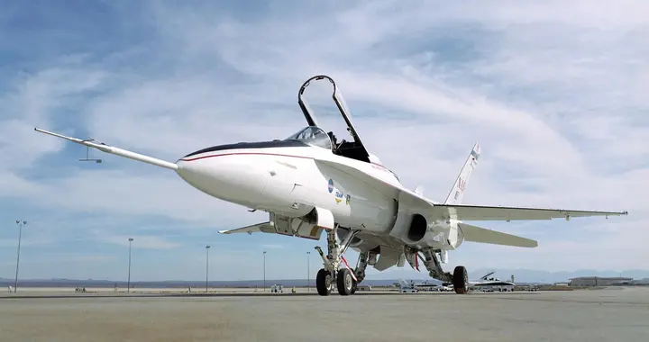 从弃子到全能王：麦道F/A-18“大黄蜂”的逆袭之路