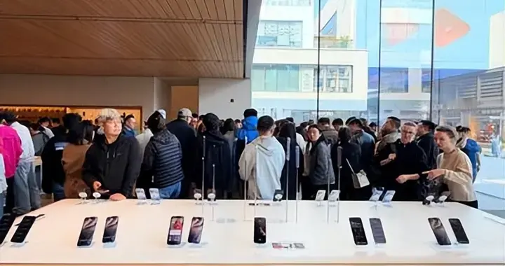 后续！最贵iPhone发售 黄牛哭了，网友：收了之后不卖不就不亏了