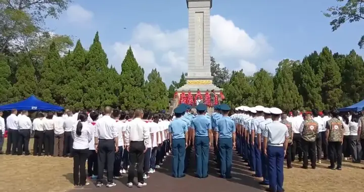 铭记历史祭英烈 志愿同行传薪火