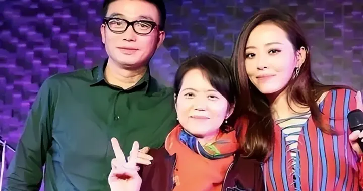 张靓颖与冯轲相爱15年，被骗走亿万身家，如今两人早已拉开差距