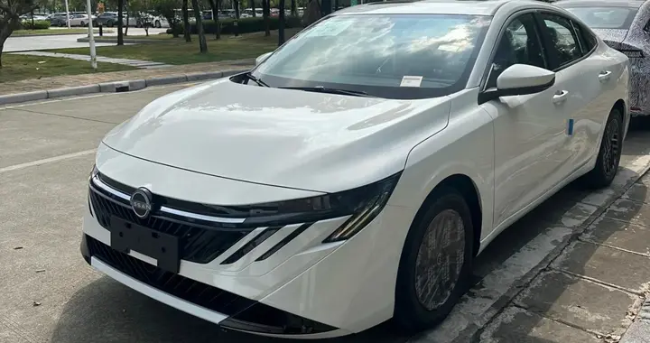 全新日产轩逸实车曝光，搭1.6升动力，2026年第一季度上市