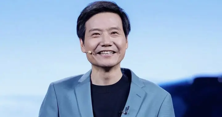 雷军：从武大才子到小米教父，56岁再押汽车的传奇人生