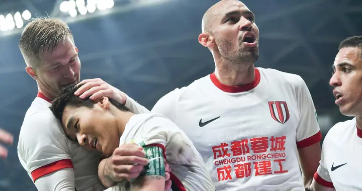 遭成都逆转!北京国安做出重要决定:申诉廖力生手球 韦世豪飞铲逃红