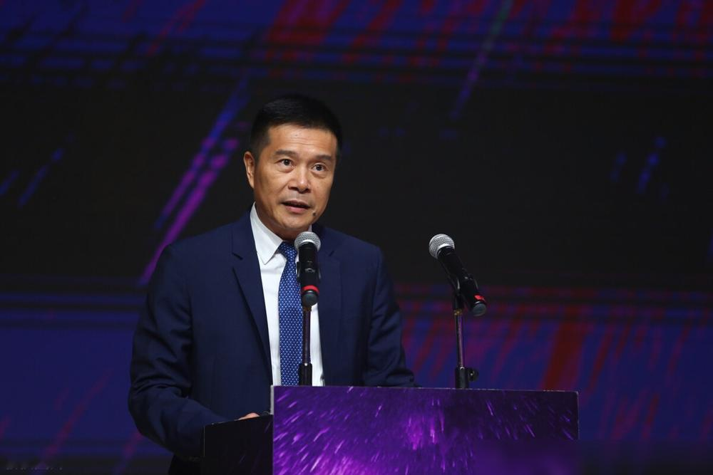惨败17分，广东老板脸都黑了，没等比赛结束就走了。 主场被灌了93分...