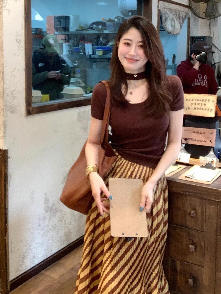 美式复古咖色镂空挂脖u领短袖t恤女夏夏季