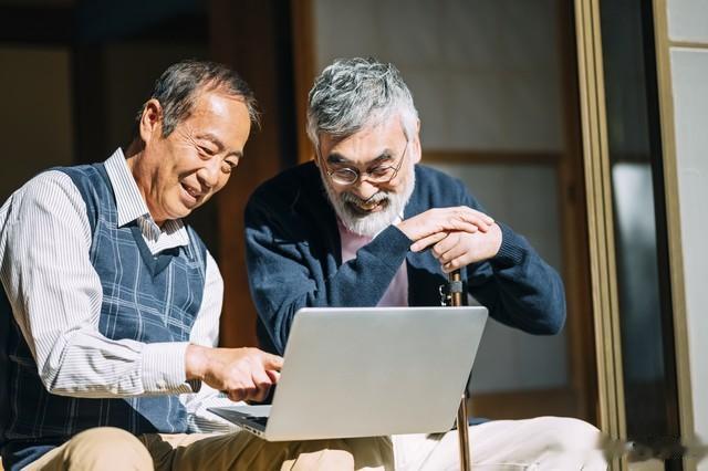 退休人员有没有、应不应该有警衔津贴？