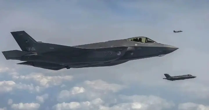 美伊和谈彻底黄了？伊朗直接击落美军死神无人机，F-35被打跑