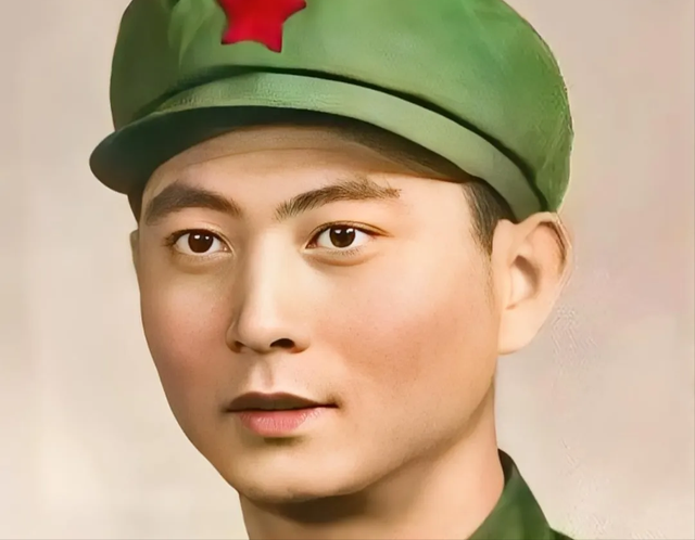 1977年，我在飞行三大队当干事时，伙食标准0.90元，每月52元工资