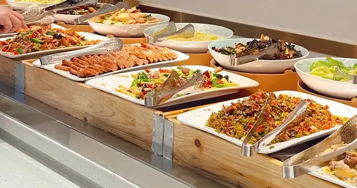 从穷鬼食堂到钱包刺客！称重快餐两年关停6成，月薪2万也吃不起？