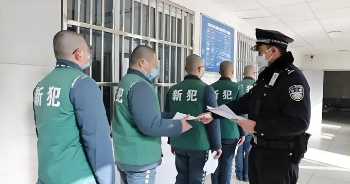 入监队不是“地狱”，却藏着最磨人的规矩