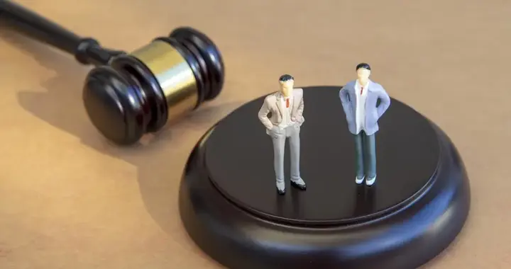 连喝两场后医院摔倒身亡，酒友该不该背锅？法院判了！