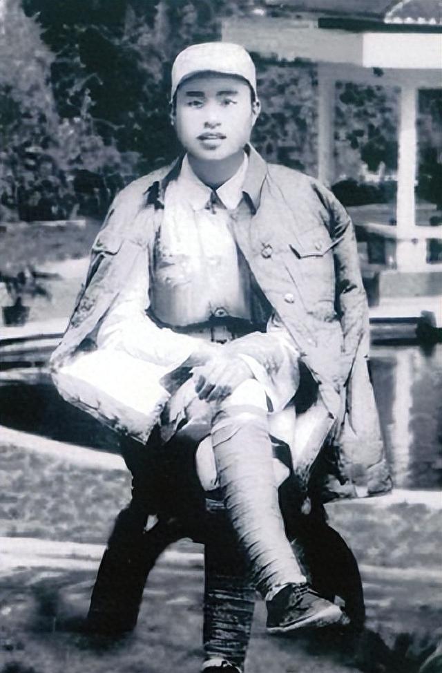他从野战军调大军区机关，首长保护人才，提拔时觉得资历浅而推辞