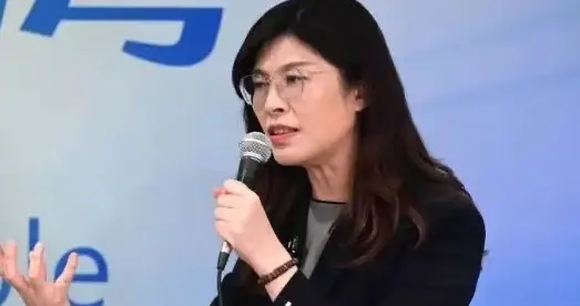 中美北京峰会，国民党两人不装了，郑丽文果断发声，非常不一般