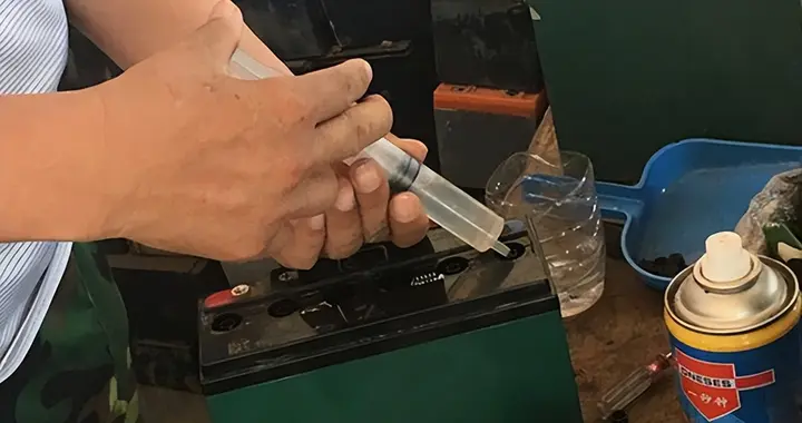 别再乱加修复液了！这3种电池越修越坏，很多人已经吃过亏了