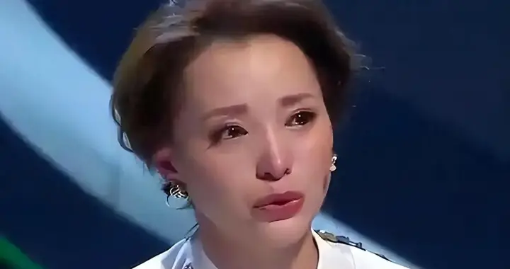彻底摊牌了？“央视一姐”董卿被爆猛料，原来她和王丽坤同病相怜