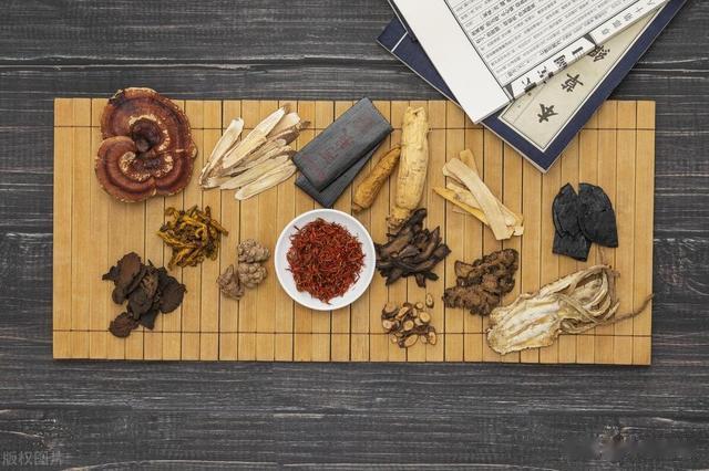 肝胆通了，病就逃了，一个中成药，清除肝胆的瘀堵，心情好、舒服