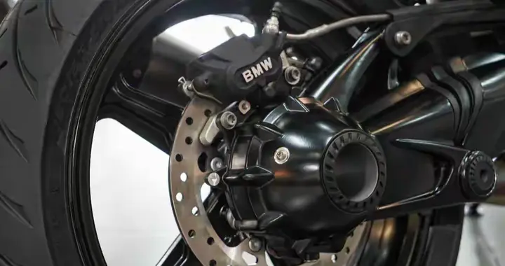 摩托车相同排量，同等配置情况下，轴传动和链条传动，哪种更快？