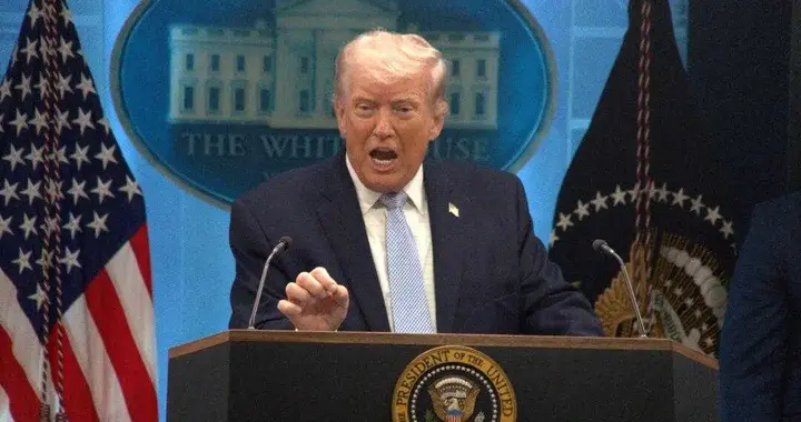 特朗普对美媒怒了：谁泄露了飞行员失踪的消息？