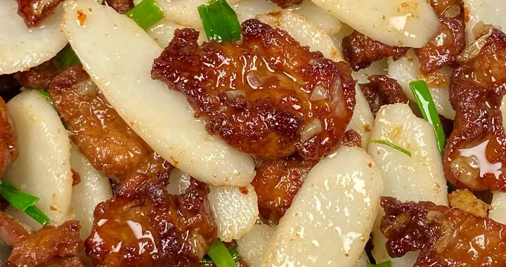 山药炒肉片：脆嫩鲜香，藏着妈妈的暖胃小心思！