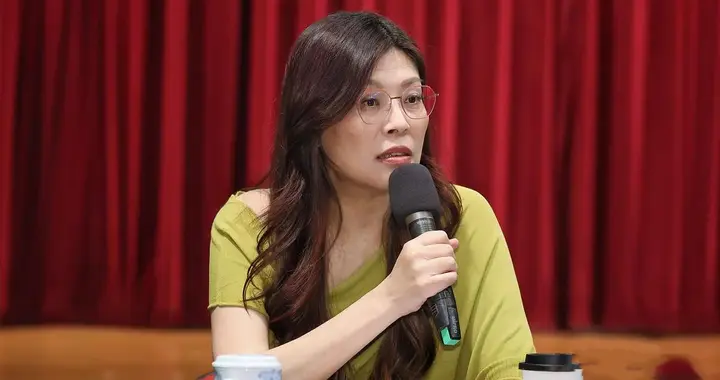 没时间了，郑丽文南下整合蓝营，岛内争端升级，蔡英文或宣战2028
