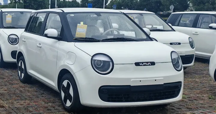 适合买菜代步接娃的小车，长安糯玉米四门加长版实车曝光