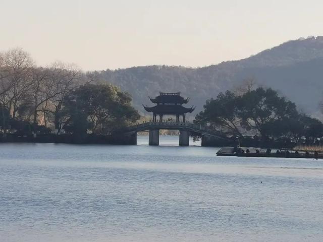 体制内，活得通透、拒绝内耗、适当发疯，人生爽到飞起