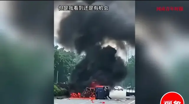 后续：手撕车门男子发声，救人后只用了不到10秒，双手颤抖