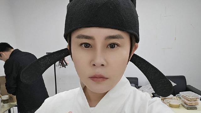 草原上看飞鸟：发现了一个玄学， 只要是王