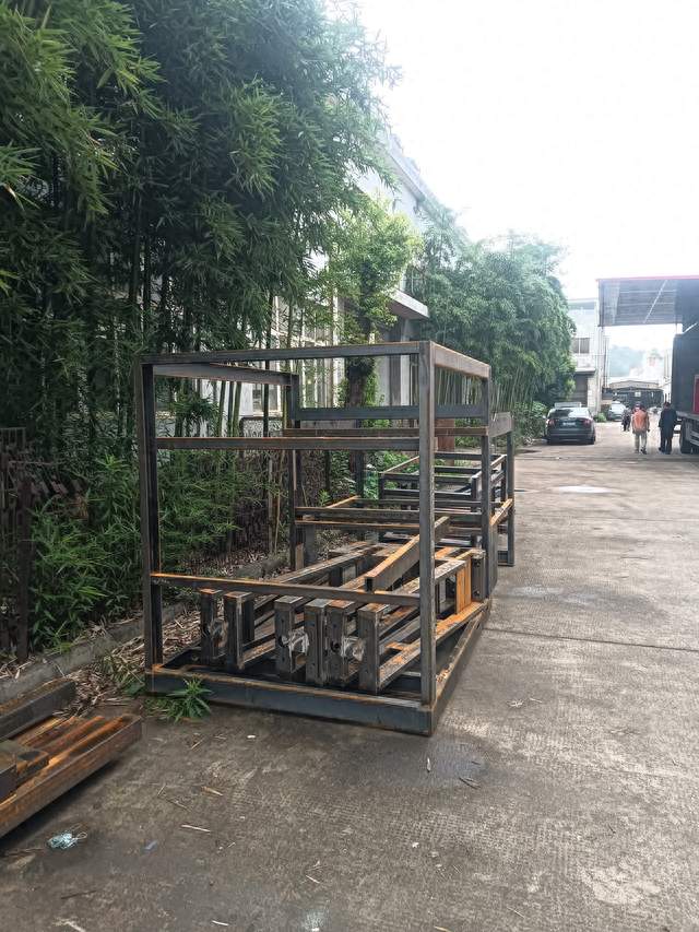 电焊工不好做，尤其是夏天