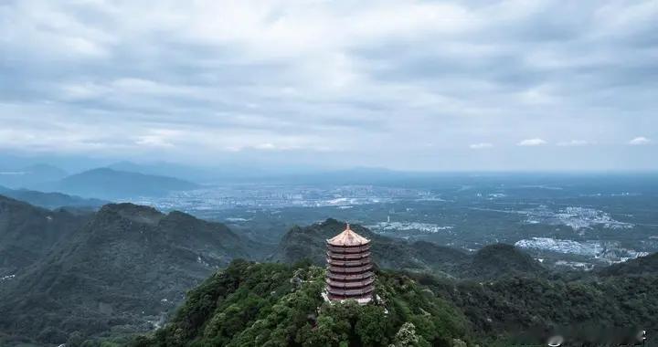 登青城山，致敬大圣：五千年理想主义的英雄图腾