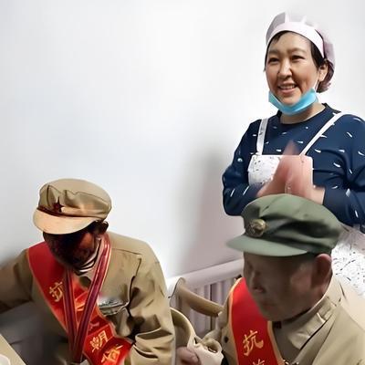 风风侃史：一碗热包子，千里英雄路！丹东老