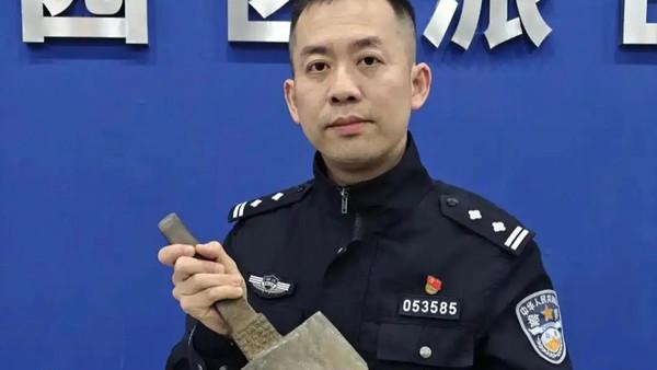 海鹰：这对老夫妻捡到的“铁疙瘩”，经鉴定