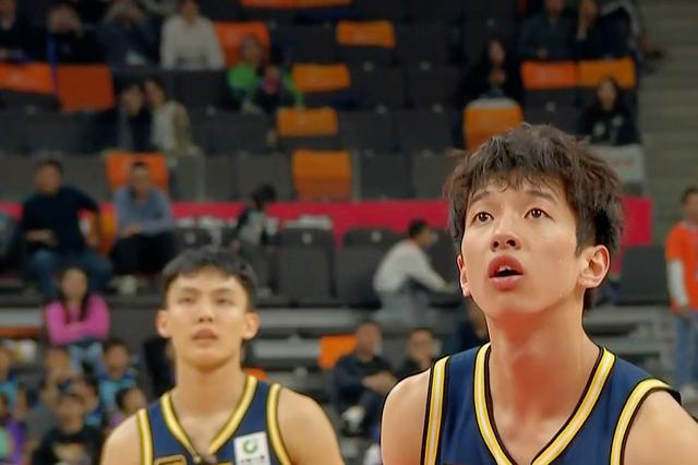 大鱼来了！广东队迎来“加强版徐杰”，男篮顶级一号位确认到位！