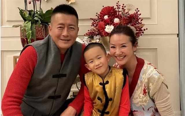 高曙光：和江珊闪婚，二婚后52岁老来得子，对女儿有亏欠