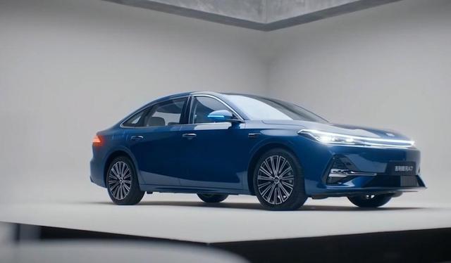 10.38万拿下“移动头等舱”？银河A7让家庭出行告别“挤与累”