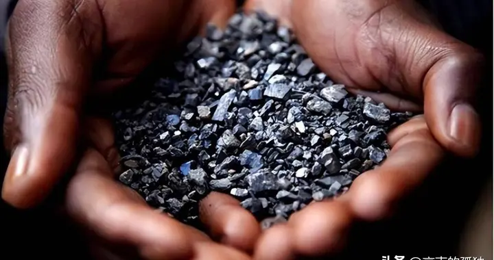 近967万吨！中国稀土再落关键棋，特朗普全球封锁铁链彻底崩断