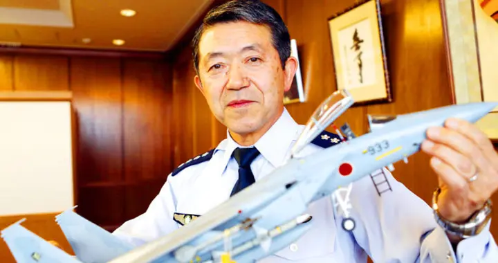 中方突袭式制裁，拿自卫队前一把手杀鸡儆猴，高市早苗读懂了吗？