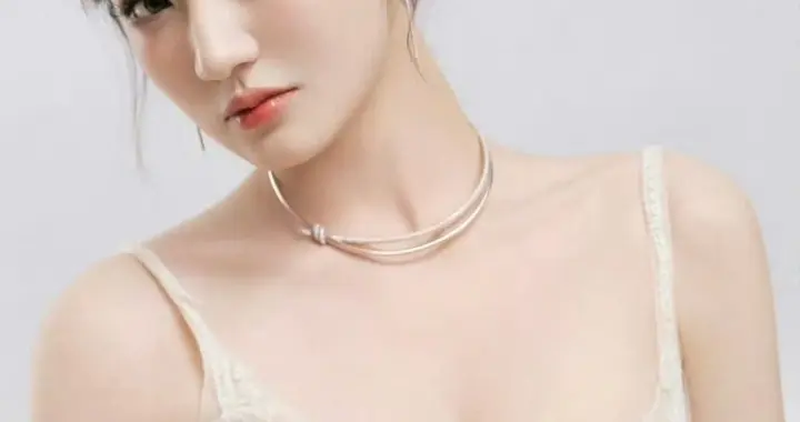 徐璐蕾丝薄纱裙曼妙曲线身材壁纸美图