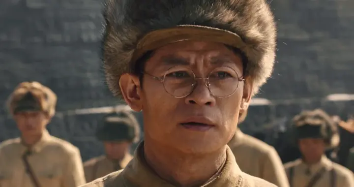 电视剧《大决战》有一错误，韩先楚不可能和朱瑞勾肩搭背