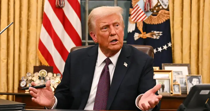 特朗普还没启程访华，中国突然公布黄金库存，美国霸权地位已不保