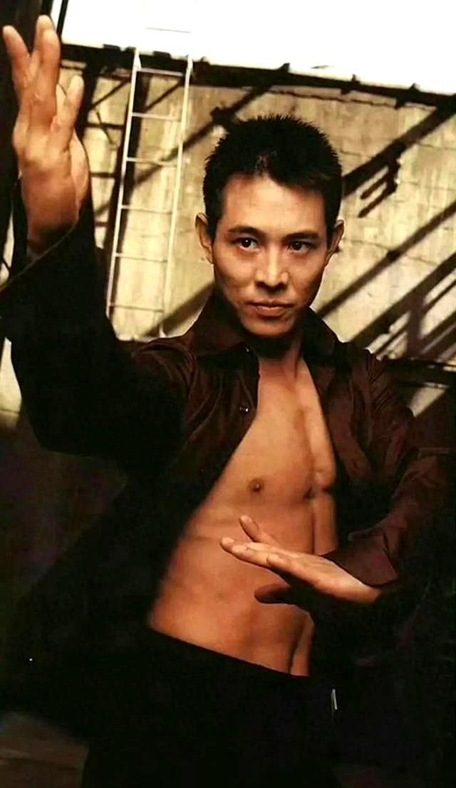 李连杰：“娱乐圈谁红谁坐C位”，撕开娱乐圈浮华表皮的行业规则