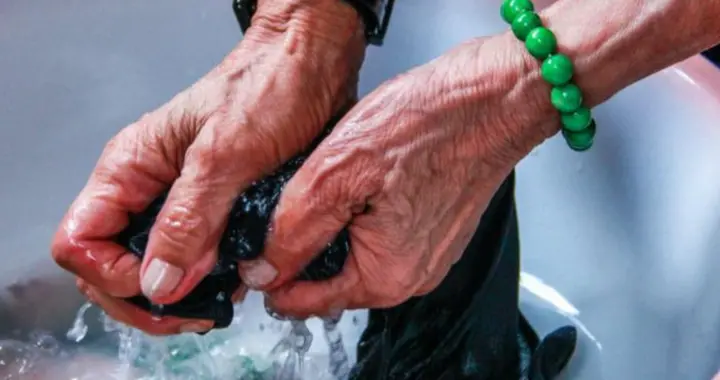 医生怒斥：别再拿这些肥皂洗衣服了，患癌再后悔就晚了！赶紧换掉