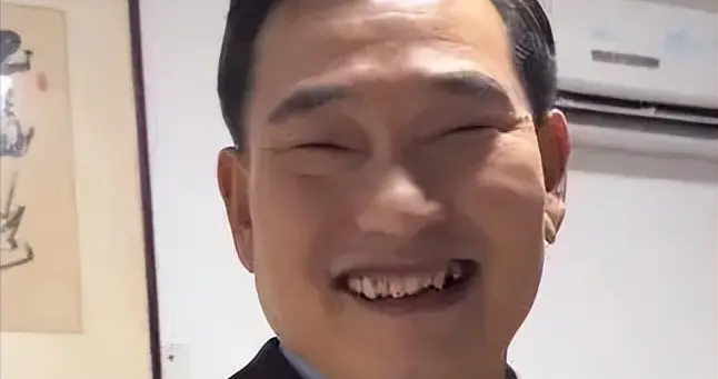 离婚四年后，大衣哥终于等来好消息，前儿媳陈亚男悔的肠子都青了