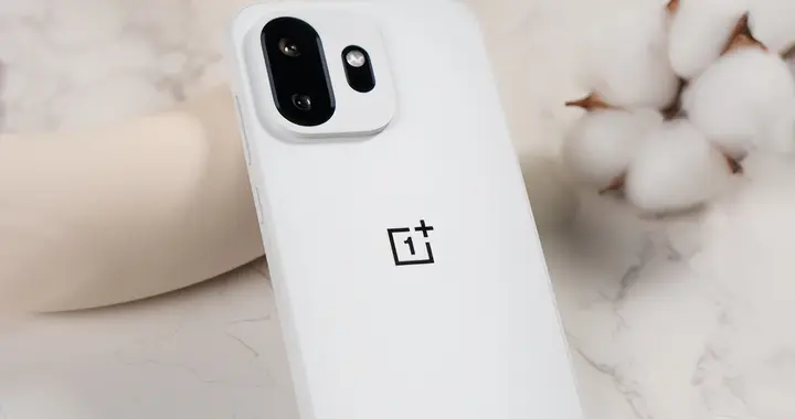 都降到3599元，OPPO Find X9和一加15T怎么选？配置优点解析