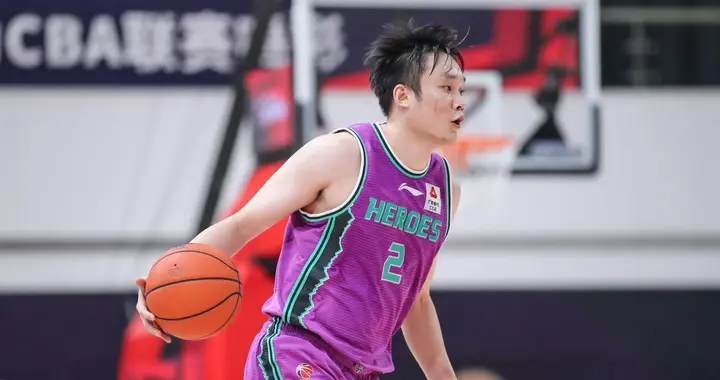 中国男篮三消息！丁彦雨航退役，王牌领奖，庞峥麟完爆广东3国手