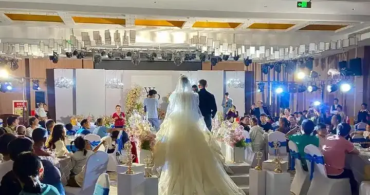 婚宴上新人被“请”出酒店！大连这对夫妻遭遇史上最尴尬婚礼
