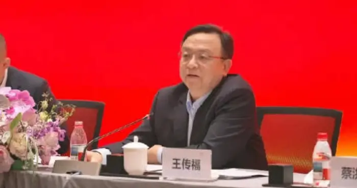 车圈高度内卷，王传福重申：比亚迪不拉踩别人